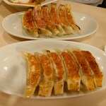 味の古久家 - ギョウザ 360円