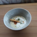 さじこよみ - 新じゃがいもと枇杷の冷製スープ　とうもろこし