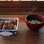 さじこよみ - ベジうなぎ丼とお味噌汁