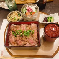 割烹蒲焼 横浜八十八 吉田町店 - 横濱ビフテキ重