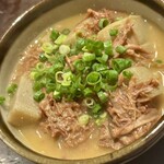 たん焼 忍 - どて煮。焼きおにぎりと一緒に食べると最高！