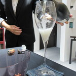 日本料理 TOBIUME - ペアリングの一杯目はシャンパーニュ