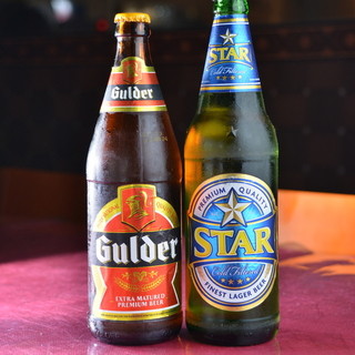 アフリカ直輸入のビールやワインなど、多彩なドリンクを用意◎