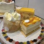 パティスリー リョーコ - 右マンゴーのリュミエール