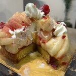 パティスリー リョーコ - 桃のタルト断面