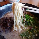 博多ラーメン　田中 - 麺の様子