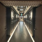 Re Wharf - 廊下も素敵！　フロア側から入口方面の写真です