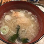 新とんかつ - 味噌汁　懐かしい味がいたしました。