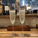 Agora sapporo - カウンターに座ったらすぐにスパークリング