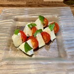 Agora sapporo - カプレーゼ　チーズが美味しい