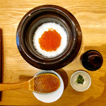 肉和食 月火水木金土日 - ・いくらの土鍋ご飯　・赤出汁