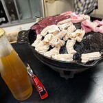谷椿 - レバーが見るからに鮮度抜群でした。臭みは全くなく、美味しい。ウーロン茶300円税込