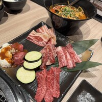 近江うし 焼肉 にくTATSU 青山本店 - 