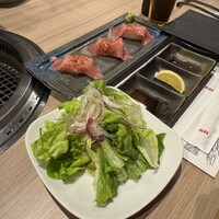 近江うし 焼肉 にくTATSU 青山本店 - 