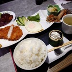 ほびーい喫茶店 - ハンバーグカツセット (お値段お任せ)