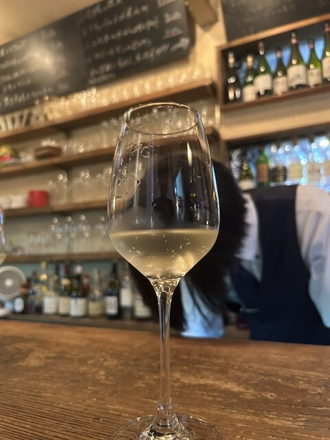 standing wine bar awa