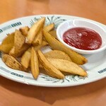 日高屋 - 皮付きポテトフライ ￥290