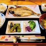 干物食堂 - 鯵の干物定食。