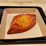 アンドコーヒーメゾンカイザー - 料理写真:甘夏みかんのデニッシュ：458円