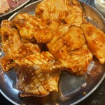 炭火焼肉 かんちゃん - ミックスホルモン中　16切　¥1780