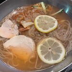 炭火焼肉 かんちゃん - 冷麺　¥1000（蕎麦粉使用麺）