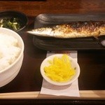 Norukasoruka - ＜限定10食！＞さんま塩焼き定食。１３時過ぎ入店でもOKでした(*^^)v