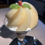 ル・パルフェ 馬車道 - 桃のパフェ　アップ