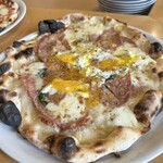 ピッツァ ストラーダ  - モルタデッラソーセージと卵のピッツァ