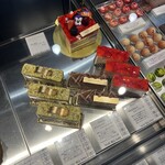 Chocolaterie&Bar ROND-POINT by Hirofumi Tanakamaru - 