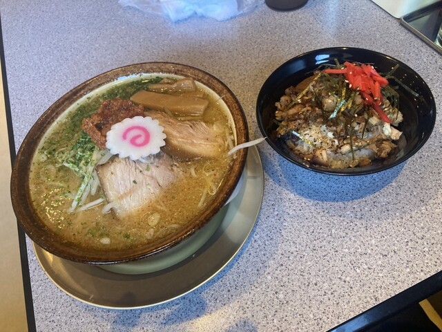 中華そば 次郎 - 春日町/ラーメン | 食べログ