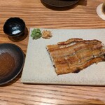 うなぎ四代目菊川 - 白焼きは山葵とお塩　お出しもよい！