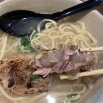 そばとポークたまごおにぎり - トロットロ❗️