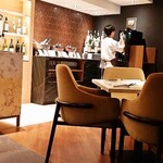 mani mani - 内観(ドリンクバー方向)