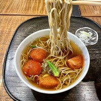 浅草 ひら山 - トマトとじゃん菜そば