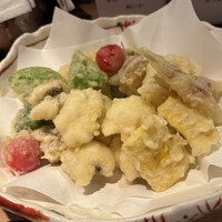 和diningひで - 旬野菜のの天麩羅に鱧天追加　天汁、お塩で