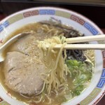 豚珍軒 - 細麺
