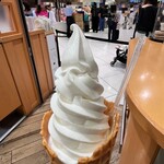 ミルク&パフェ よつ葉ホワイトコージ - 