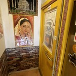 ザエカ - ポスターでお出迎え！