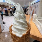 ミルク&パフェ よつ葉ホワイトコージ 新千歳空港店 - 