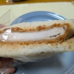 ドゥ・ソレイユ - もちふわトンカツを優しく挟んだサンドイッチ。