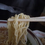 蓬莱 - 麺、持ち上げ