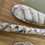 ラトリエ ドゥ プレジール - 上　古代小麦のスペシャリテ　下　バトン