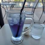 アンカーコーヒー - 夕焼けゆずネード　650円
            ゆず果汁を入れる前の色です