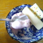 たむら食堂 - もつ煮 ＆ タンメン ＆ いちごアイス 果肉入り