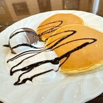 トリム喫茶 - 料理写真:ホットケーキセット