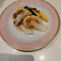 Szechwan Cuisine & Wine 四川料理 御馥 中之島ダイビル店 - メインに選んだ海老の塩炒め