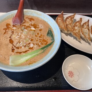 手作り鉄鍋餃子 双龍_0