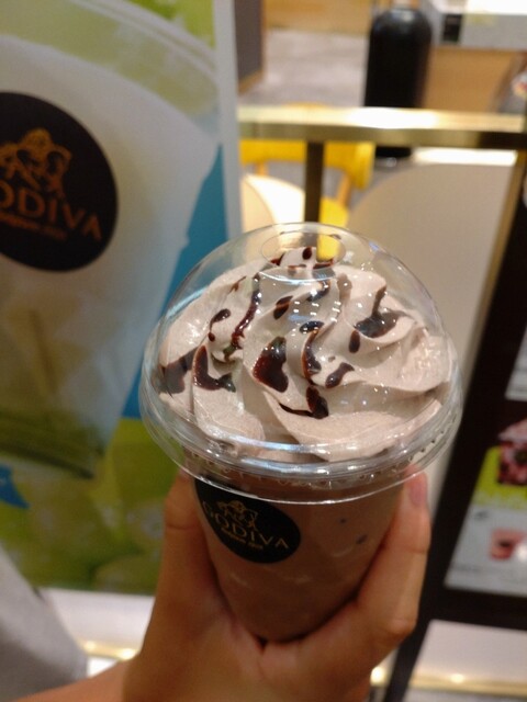 GODIVA Mozo Wander City Ten