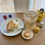 焼き菓子と喫茶 モネモネ  - 料理写真:ケーキセット　930円(税込)  ※セット料金で、50円値引きされています