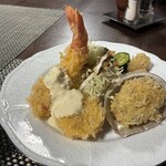 ちかさんの手料理 - ◾︎ アワビのフライ1個   ◾︎ 天然ホタテフライ 1個  ◾︎ 天然海老フライ 1個 (ご飯・赤だし付)  ￥2700